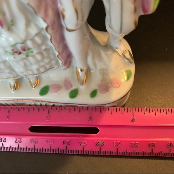 VTG PAIR OF VICTORIAN LAMPS LADY AND MAN PORCELAIN MADE IN JAPAN - Picture 9 of 10